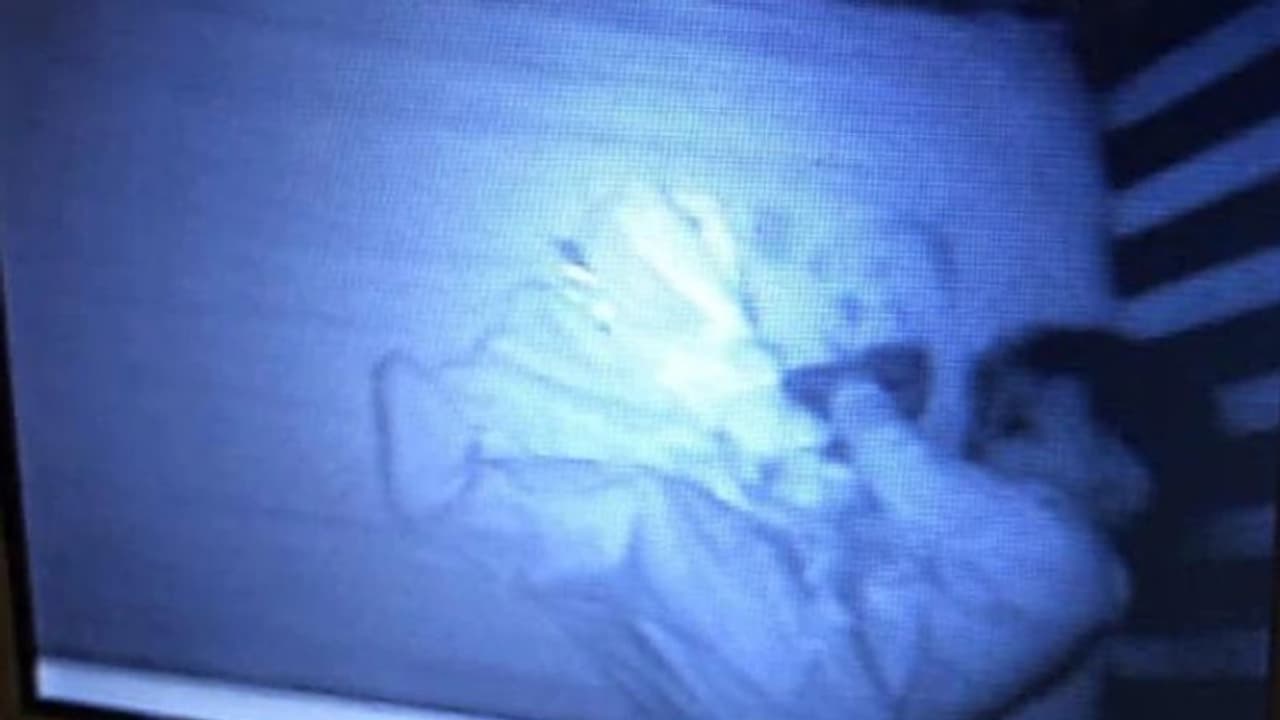 മകനൊപ്പം തൊട്ടിലില് 'പ്രേതക്കുഞ്ഞ്'; ഭയന്ന് വിറച്ച് അമ്മ സത്യമിതാണ് മകനൊപ്പം തൊട്ടിലില് 'പ്രേതക്കുഞ്ഞ്'; ഭയന്ന് വിറച്ച് അമ്മ സത്യമിതാണ്