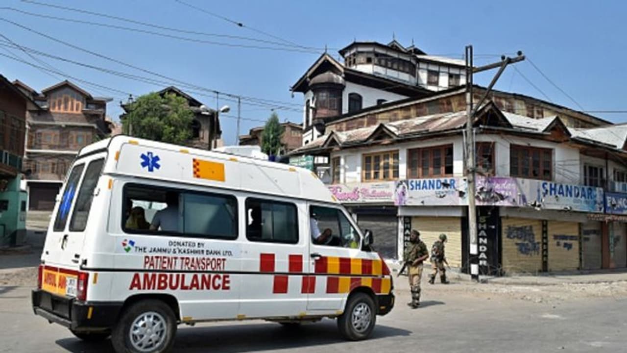 অ্যাম্বুল্যান্সের দেরি, মৃত্যু মারাঠি অভিনেত্রী মা ও সদ্যোজাতর অ্যাম্বুল্যান্সের দেরি, মৃত্যু মারাঠি অভিনেত্রী মা ও সদ্যোজাতর