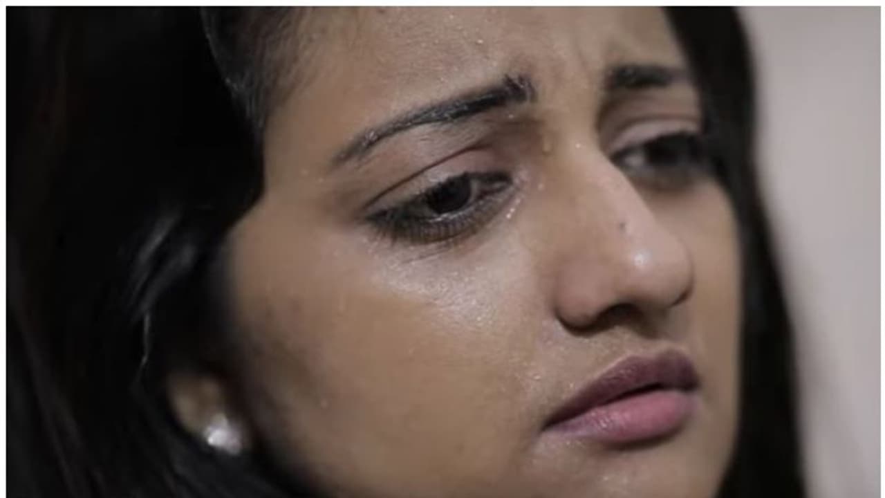 സംഭാഷണമില്ലാതെ ദി ബെറ്റര് ഹാഫ്, പ്രിയങ്ക നായരുടെ ആദ്യ ഹ്രസ്വ ചിത്രം കാണാം സംഭാഷണമില്ലാതെ ദി ബെറ്റര് ഹാഫ്, പ്രിയങ്ക നായരുടെ ആദ്യ ഹ്രസ്വ ചിത്രം കാണാം