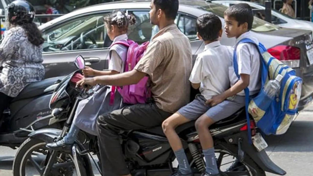 ಎರಡಕ್ಕಿಂತ ಹೆಚ್ಚು ಮಕ್ಕಳಿದ್ದರೆ ಸರ್ಕಾರಿ ನೌಕರಿ ಇಲ್ಲ ಎಂದ ಸರ್ಕಾರ! ಎರಡಕ್ಕಿಂತ ಹೆಚ್ಚು ಮಕ್ಕಳಿದ್ದರೆ ಸರ್ಕಾರಿ ನೌಕರಿ ಇಲ್ಲ ಎಂದ ಸರ್ಕಾರ!