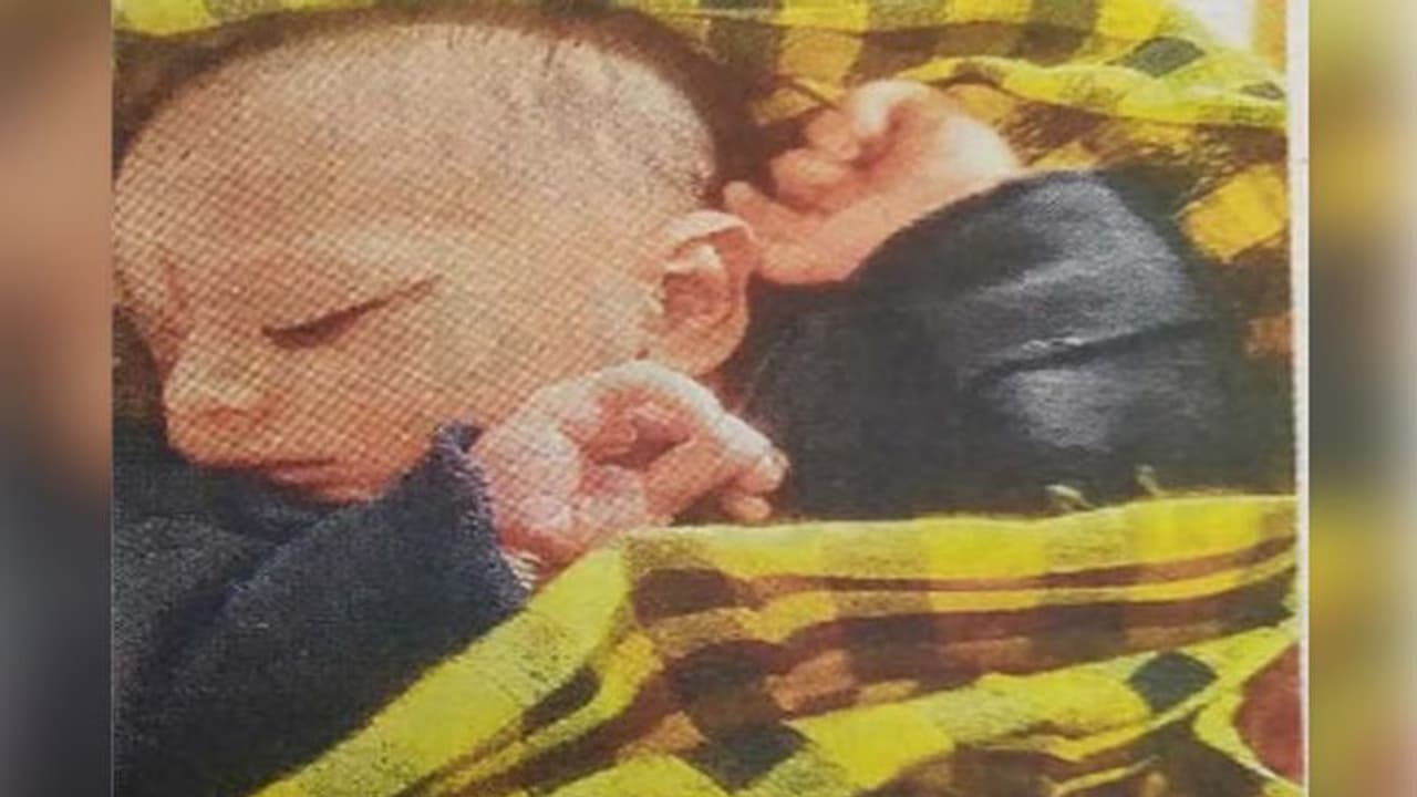 बच्चे को लेकर धार्मिक स्थल पहुंची थी महिला, वहां मिल गई मां, लोग समझ बैठे कुछ और बच्चे को लेकर धार्मिक स्थल पहुंची थी महिला, वहां मिल गई मां, लोग समझ बैठे कुछ और