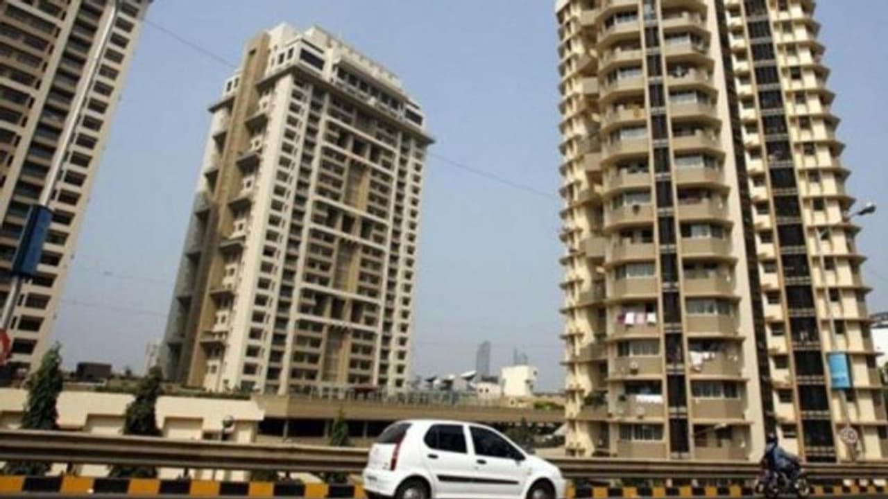 ಬ್ರಾಹ್ಮಣರಿಗಷ್ಟೇ ಫ್ಲ್ಯಾಟ್: ವಿವಾದ ಸೃಷ್ಟಿಸಿದ ಬಿಲ್ಡರ್ ನಿರ್ಣಯ! ಬ್ರಾಹ್ಮಣರಿಗಷ್ಟೇ ಫ್ಲ್ಯಾಟ್: ವಿವಾದ ಸೃಷ್ಟಿಸಿದ ಬಿಲ್ಡರ್ ನಿರ್ಣಯ!