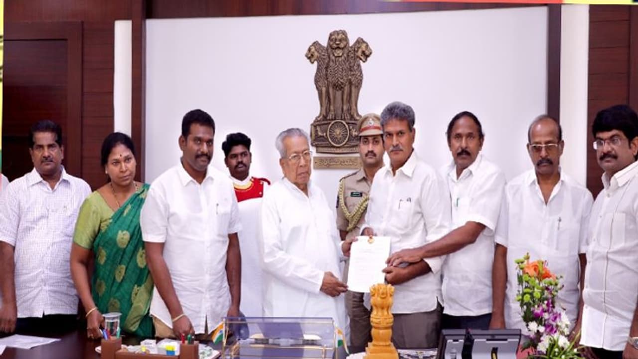 జగన్ డిల్లీ పర్యటన... రాష్ట్రం కోసమా...? కేసుల కోసమా...?: టిడిపి ఎంపీ సెటైర్లు