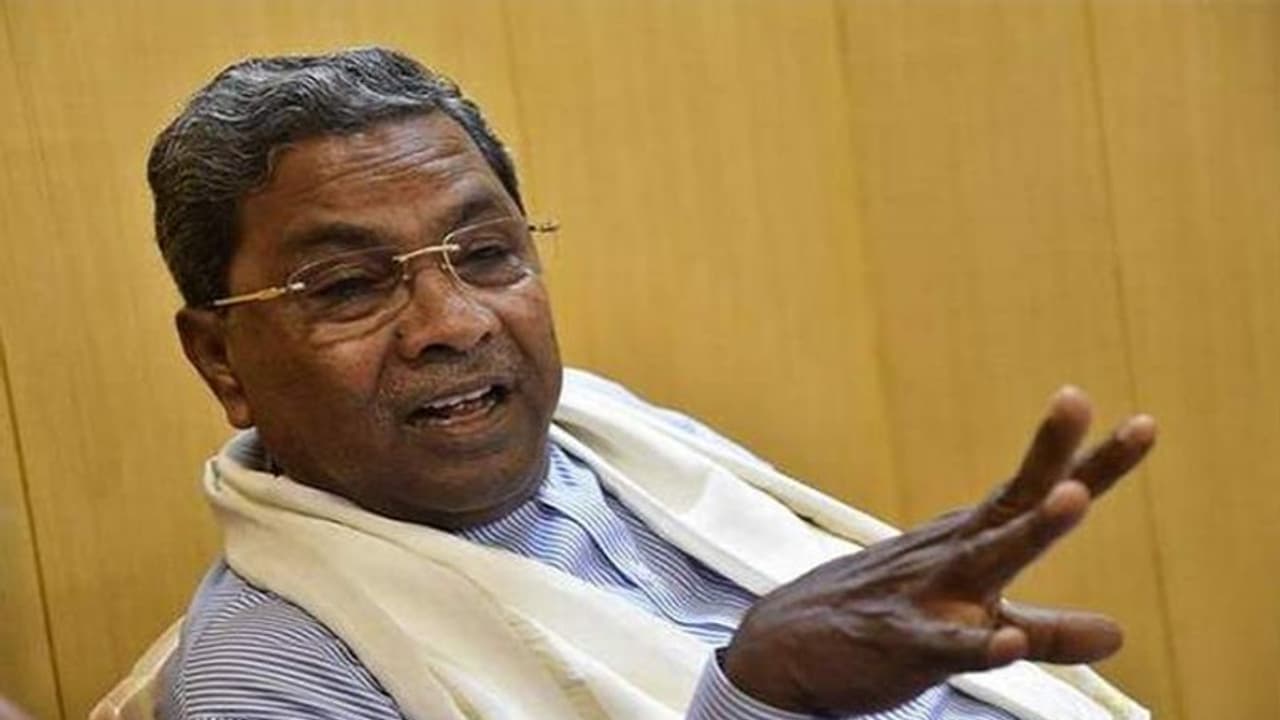 इस कांग्रेस नेता को फिर दिखी EVM में गड़बड़ी, चुनाव आयोग पर लगाए गंभीर आरोप इस कांग्रेस नेता को फिर दिखी EVM में गड़बड़ी, चुनाव आयोग पर लगाए गंभीर आरोप