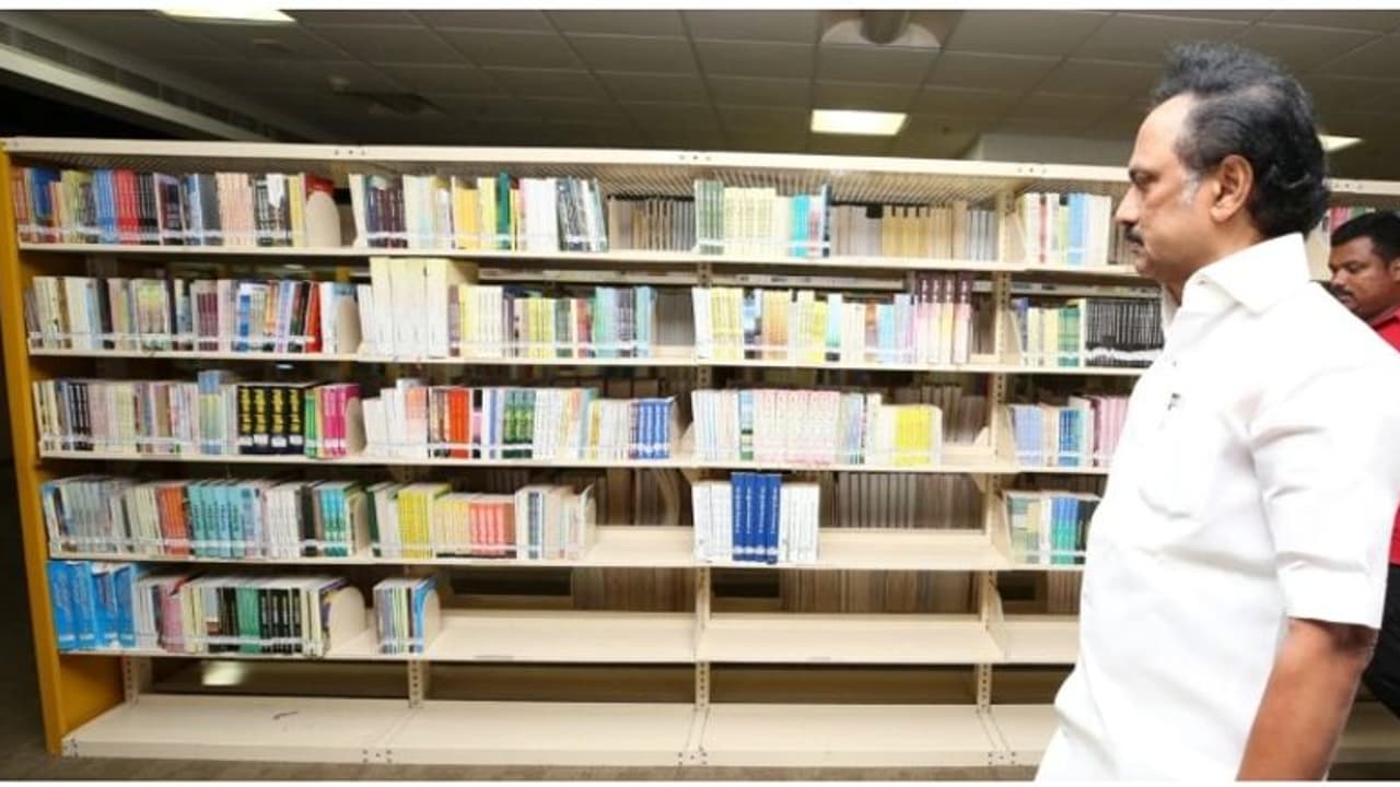 அண்ணா நூற்றாண்டு நூலகத்துக்கு ஸ்டாலின் திடீர் விசிட்... நூலகத்தை ஒழுங்கா பராமரிக்க ஆளுங்கட்சிக்கு அட்வைஸ் ! அண்ணா நூற்றாண்டு நூலகத்துக்கு ஸ்டாலின் திடீர் விசிட்... நூலகத்தை ஒழுங்கா பராமரிக்க ஆளுங்கட்சிக்கு அட்வைஸ் !