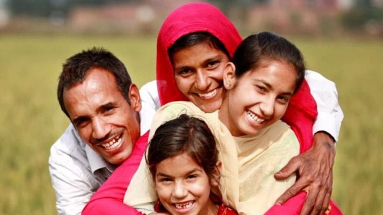 2 குழந்தைகளுக்கு மேல் இருந்தால் அரசு வேலை கிடையாது... முதல்வர் அதிரடி அறிவிப்பு..! 2 குழந்தைகளுக்கு மேல் இருந்தால் அரசு வேலை கிடையாது... முதல்வர் அதிரடி அறிவிப்பு..!