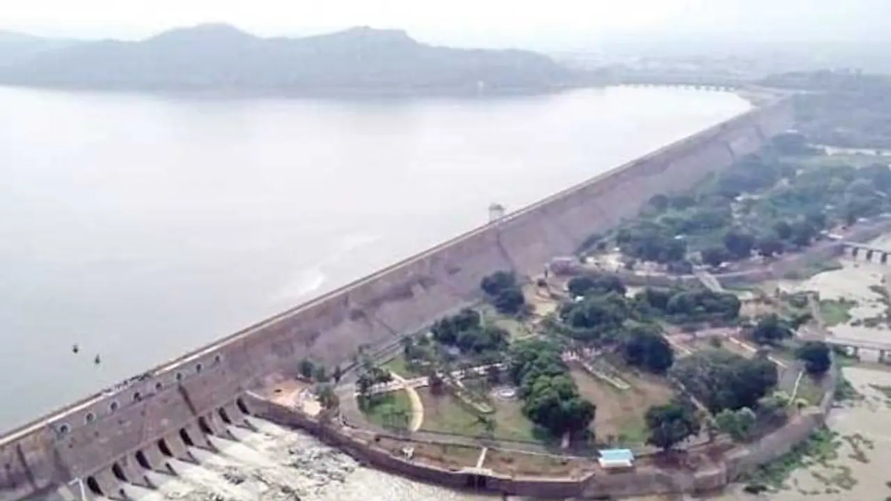 மேட்டூர் அணைக்கு நீர் வரத்து அதிகரிப்பு.. 11 மாவட்டங்களுக்கு3வது நாளாக வெள்ள அபாய எச்சரிக்கை!!