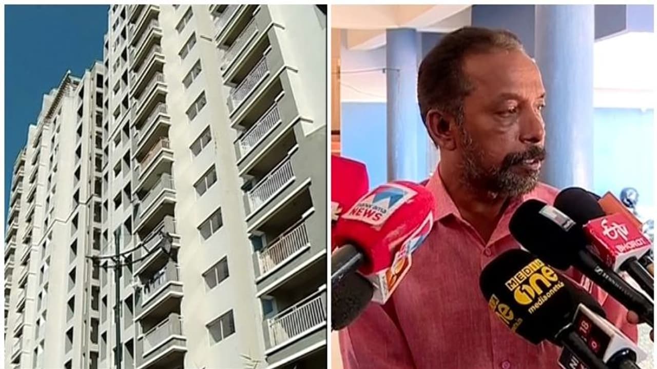 'മിനിട്സ് തിരുത്തി'; ക്രൈംബ്രാഞ്ചിനോടും ആരോപണം ആവർത്തിച്ച് മരടിലെ സിപിഎം മുൻ ഭരണസമിതി അംഗം 'മിനിട്സ് തിരുത്തി'; ക്രൈംബ്രാഞ്ചിനോടും ആരോപണം ആവർത്തിച്ച് മരടിലെ സിപിഎം മുൻ ഭരണസമിതി അംഗം