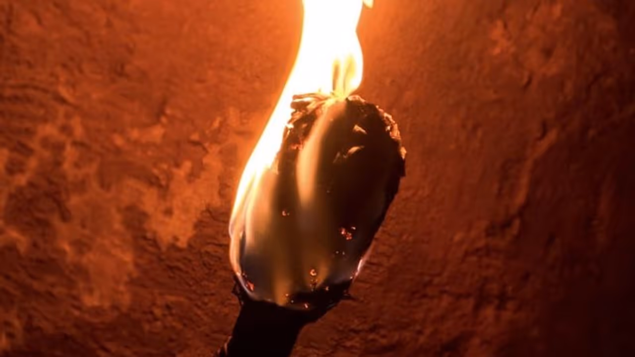 ಚಾಮರಾಜನಗರ: ಪಂಜಿನ ಹಬ್ಬದ ಮೇಲೆ ಬಿತ್ತು ಕರಿನೆರಳು! ಚಾಮರಾಜನಗರ: ಪಂಜಿನ ಹಬ್ಬದ ಮೇಲೆ ಬಿತ್ತು ಕರಿನೆರಳು!