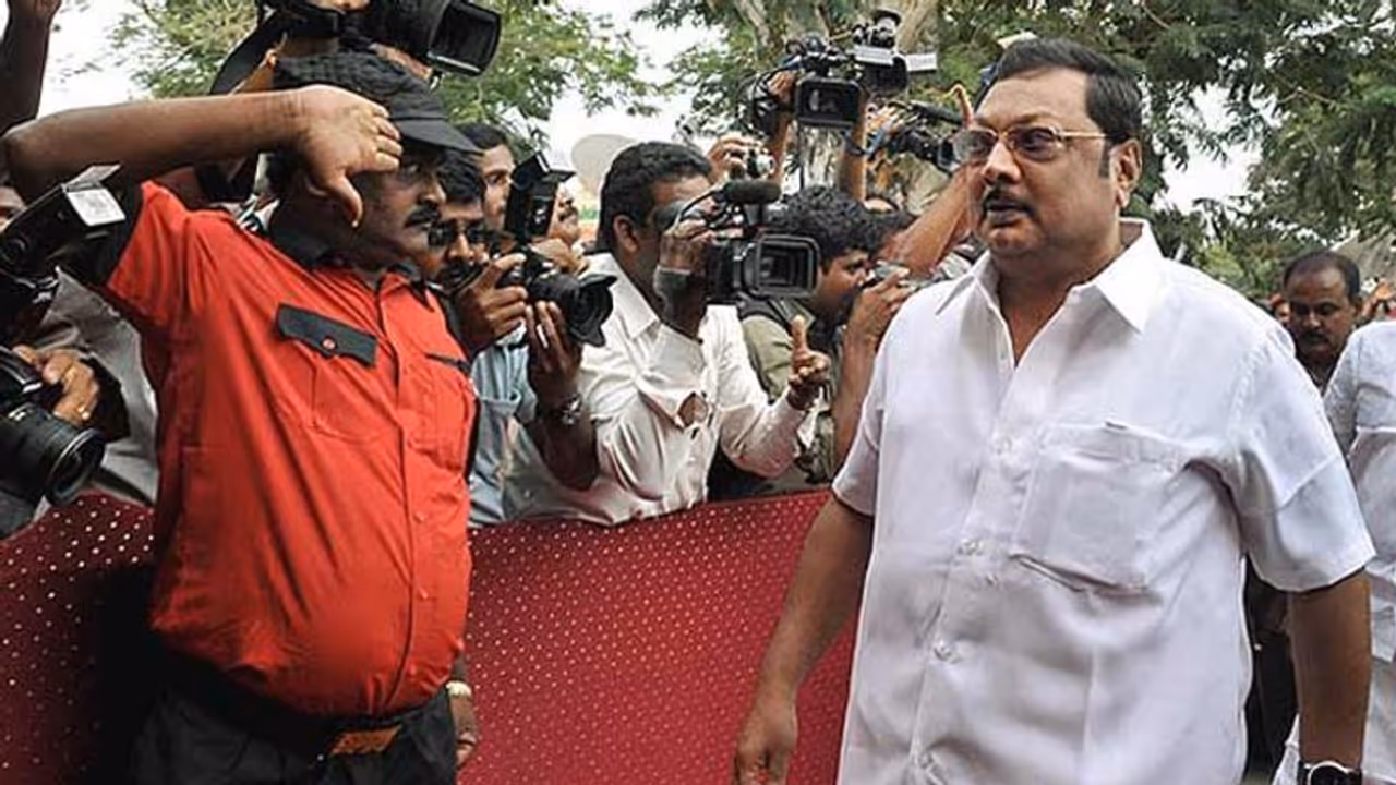 நானும் கருணாநிதியின் மகன் தான்... கொஞ்சம் கூட கெத்து குறையாத அஞ்சா நெஞ்சனின் அதிரடி பேச்சு... அதிர்ச்சியில் திமுக..! நானும் கருணாநிதியின் மகன் தான்... கொஞ்சம் கூட கெத்து குறையாத அஞ்சா நெஞ்சனின் அதிரடி பேச்சு... அதிர்ச்சியில் திமுக..!