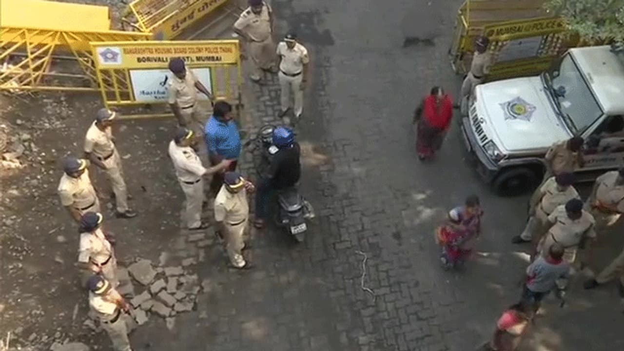 अपनी बेटी को ढूंढते ढूंढते पिता ने मौत को लगा लिया गले, सुसाइड नोट में लिख गया ये बातें... अपनी बेटी को ढूंढते ढूंढते पिता ने मौत को लगा लिया गले, सुसाइड नोट में लिख गया ये बातें...