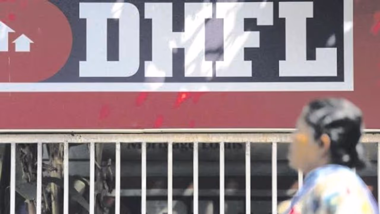 డీహెచ్‌ఎఫ్‌ఎల్‌ ..అక్రమాలు...తవ్వేకొద్దీ బయట పడుతున్నాయి