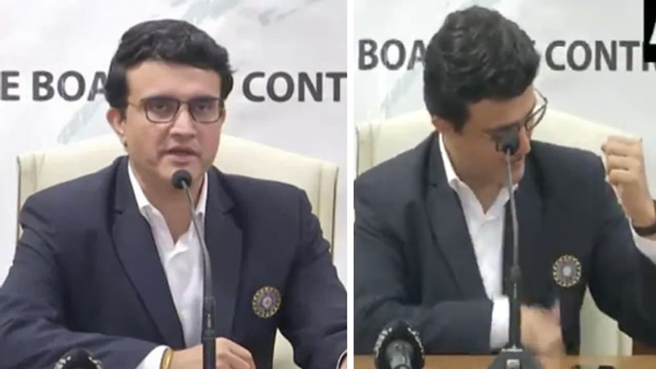 త్వరగా ఫినిష్ చేయరు: ధోనీపై గంగూలీ ఆసక్తికర వ్యాఖ్యలు త్వరగా ఫినిష్ చేయరు: ధోనీపై గంగూలీ ఆసక్తికర వ్యాఖ్యలు