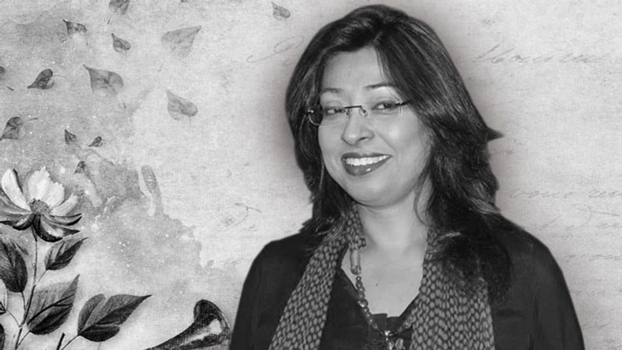 কসবার বাসভবনে মহুয়া লাহিড়িকে শেষ শ্রদ্ধাজ্ঞাপণ, শোকের ছায়া বাংলার সাংস্কৃতিক জগতে কসবার বাসভবনে মহুয়া লাহিড়িকে শেষ শ্রদ্ধাজ্ঞাপণ, শোকের ছায়া বাংলার সাংস্কৃতিক জগতে