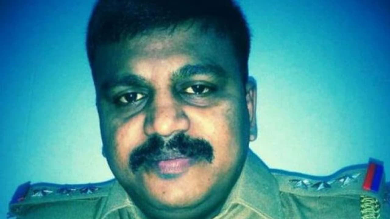 ரூ.20,000 லஞ்சம் வாங்கிய போலீஸ்... அலேக்கா தூக்கிய லஞ்ச ஒழிப்புத்துறை..! ரூ.20,000 லஞ்சம் வாங்கிய போலீஸ்... அலேக்கா தூக்கிய லஞ்ச ஒழிப்புத்துறை..!