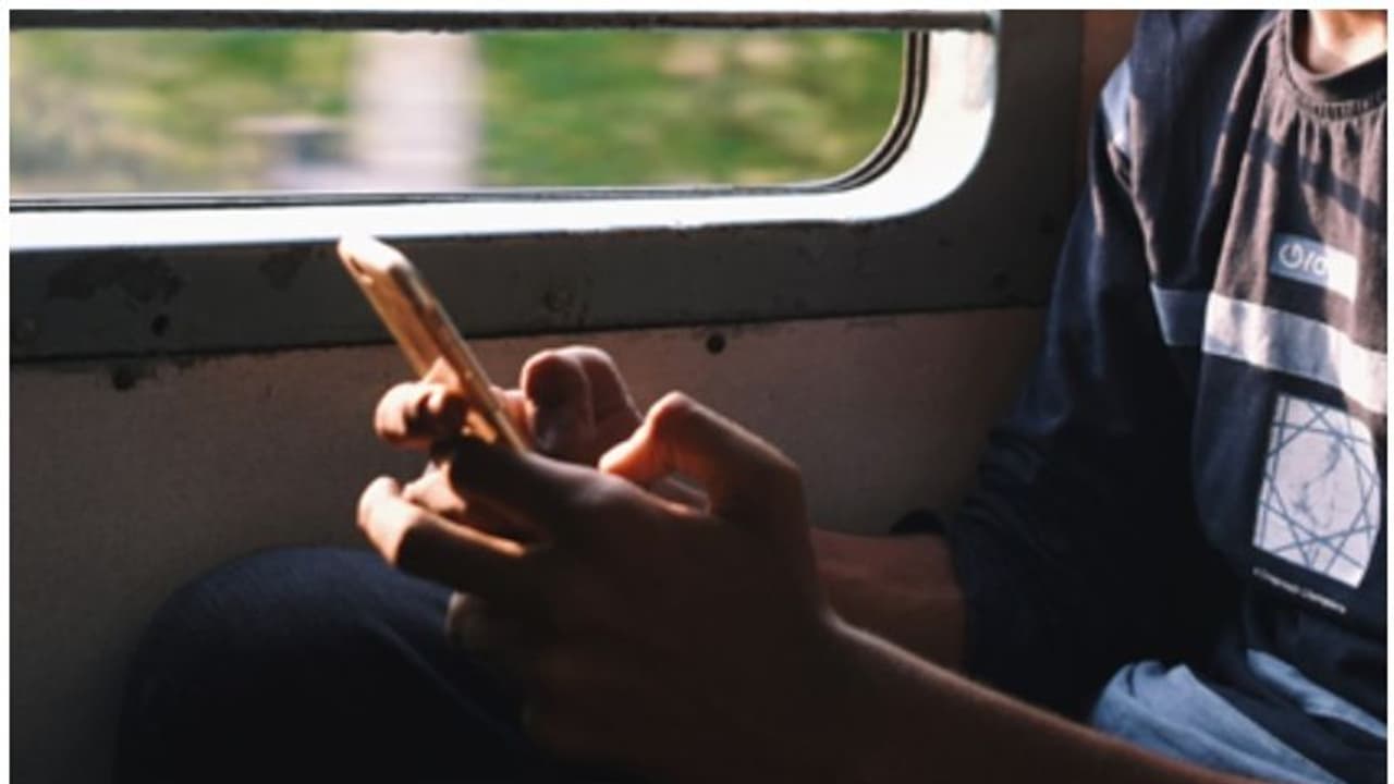 ട്രെയിനുകളിലും വൈഫൈ; പദ്ധതിയുമായി കേന്ദ്ര സര്ക്കാര് ട്രെയിനുകളിലും വൈഫൈ; പദ്ധതിയുമായി കേന്ദ്ര സര്ക്കാര്