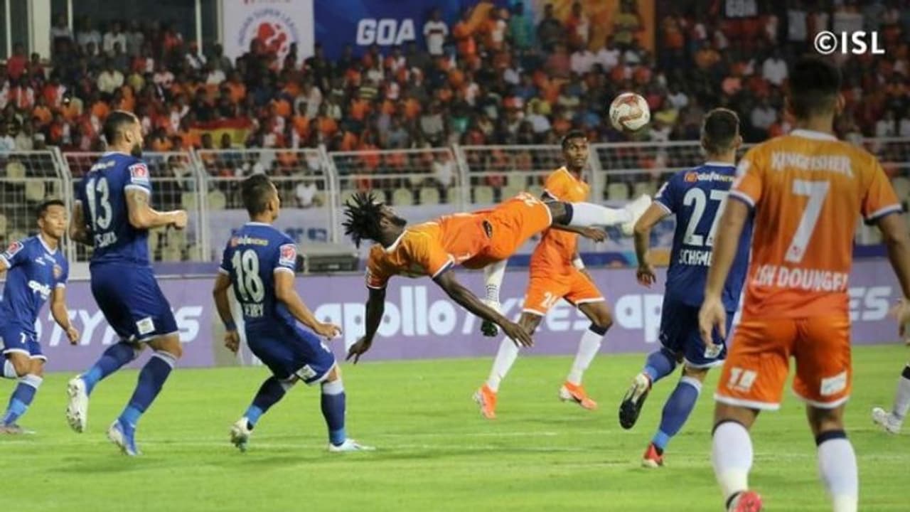 ഗോവ ഗോളടി തുടങ്ങി; ആദ്യ പകുതി ആവേശകരം ഗോവ ഗോളടി തുടങ്ങി; ആദ്യ പകുതി ആവേശകരം