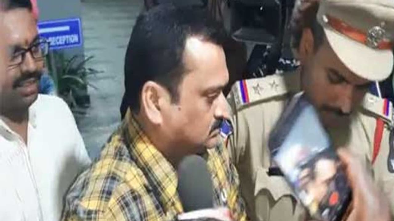 నన్నెవరూ అరెస్ట్ చేయలేదు.. నేనే మీకు చెబుతా: బండ్ల గణేష్!