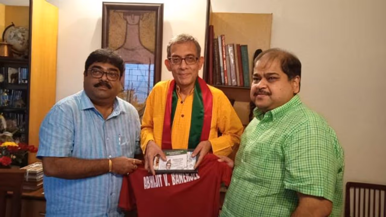 নোবেল জয়ী বাঙালি অভিজিৎ বন্দ্যোপাধ্যায়কে সম্মান জানালো বাংলার দুই প্রধান নোবেল জয়ী বাঙালি অভিজিৎ বন্দ্যোপাধ্যায়কে সম্মান জানালো বাংলার দুই প্রধান