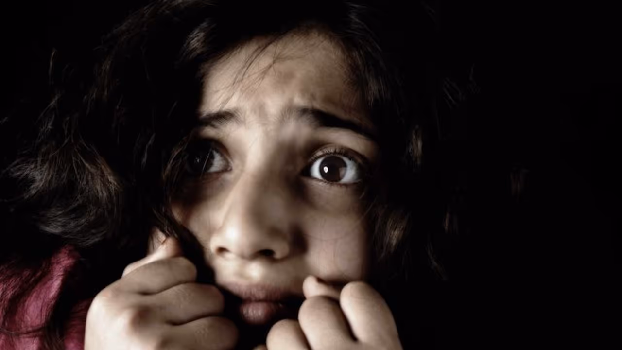 பயங்கர சத்தத்துடன் வெடித்த டீவிப்பெட்டி...!! சீரியல் பார்த்துக்கொண்டிருந்தபோது நேர்ந்த விபத்து..!! பயங்கர சத்தத்துடன் வெடித்த டீவிப்பெட்டி...!! சீரியல் பார்த்துக்கொண்டிருந்தபோது நேர்ந்த விபத்து..!!