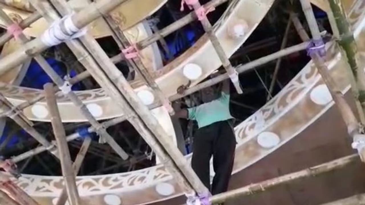 মুখ্যমন্ত্রীর নিদান গলায় কাঁটা, গিলতে পারছে না কালীপুজো কমিটি মুখ্যমন্ত্রীর নিদান গলায় কাঁটা, গিলতে পারছে না কালীপুজো কমিটি