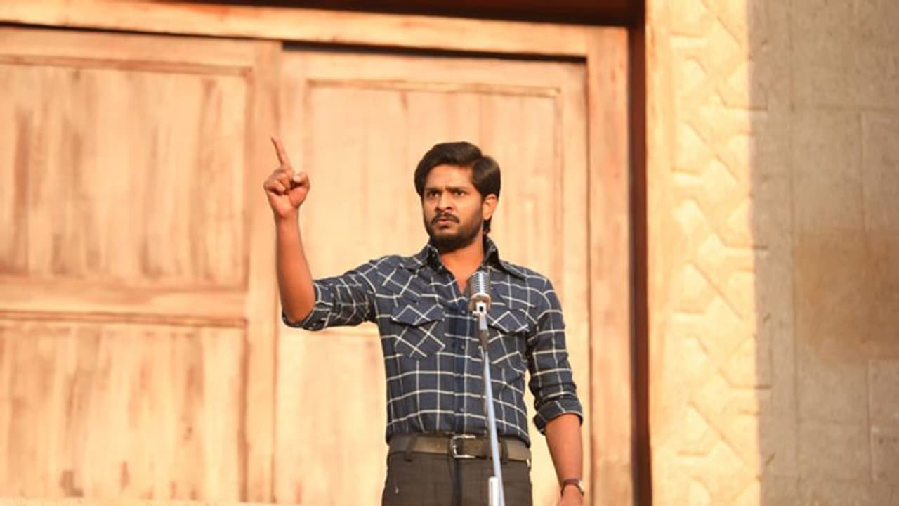 జార్జిరెడ్డి రేపు మళ్ళీ పుడుతున్నాడు.. సమాధి వద్ద డైరెక్టర్ ఎమోషనల్ కామెంట్స్! జార్జిరెడ్డి రేపు మళ్ళీ పుడుతున్నాడు.. సమాధి వద్ద డైరెక్టర్ ఎమోషనల్ కామెంట్స్!