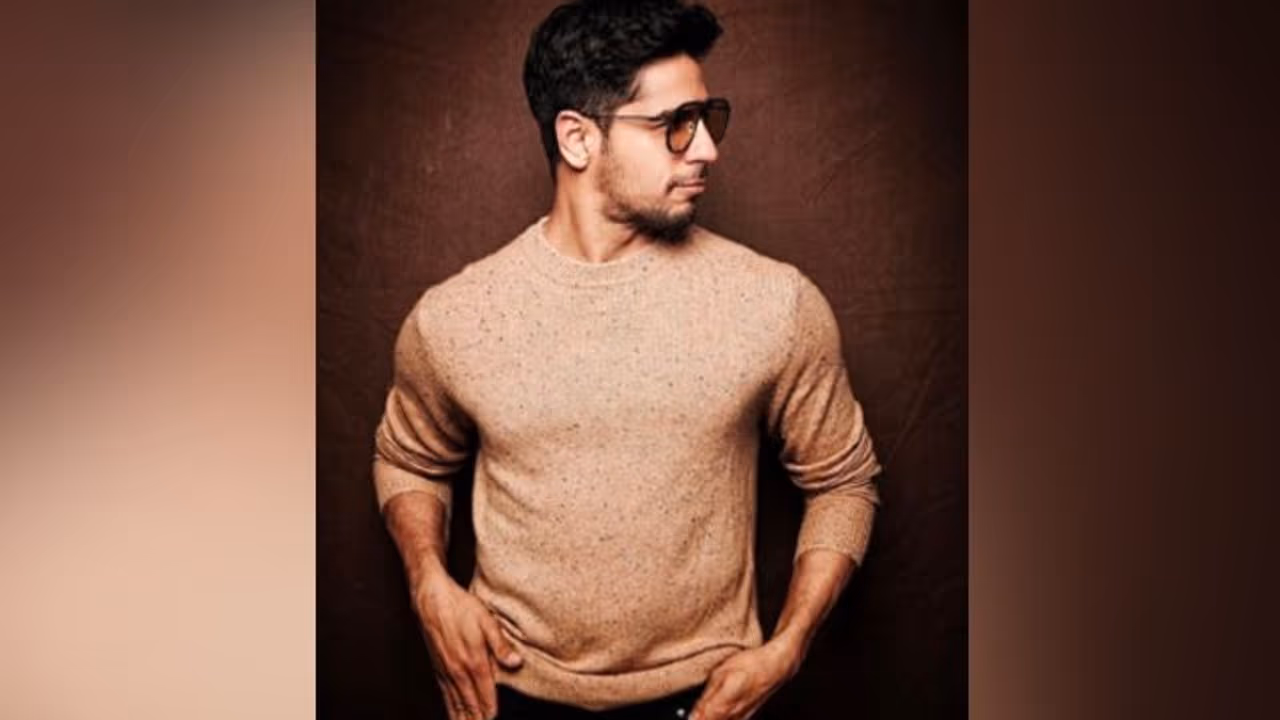 ঘুম ভেঙে চাই এক কাপ চা, তার জন্য সোশ্যাল মিডিয়ার দ্বারস্ত হলেন সিদ্ধার্থ ঘুম ভেঙে চাই এক কাপ চা, তার জন্য সোশ্যাল মিডিয়ার দ্বারস্ত হলেন সিদ্ধার্থ