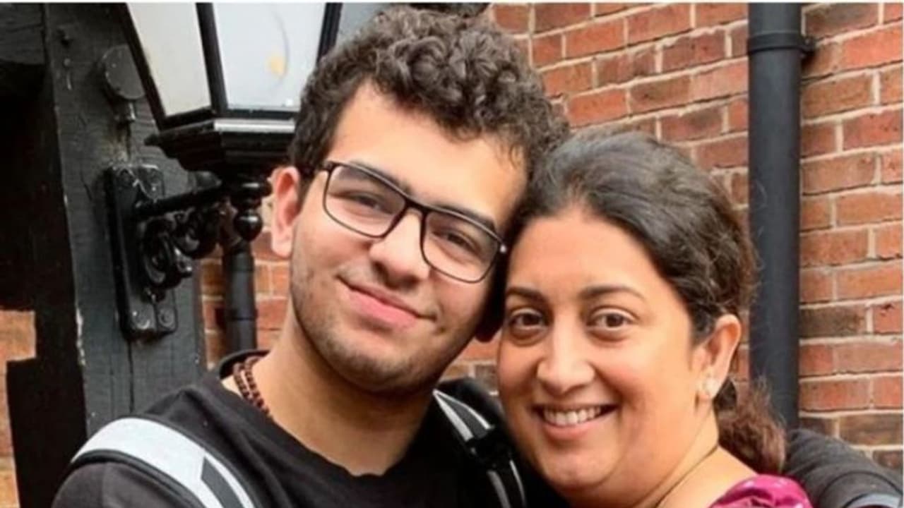 'സാഹസത്തിന്റെയും സന്തോഷത്തിന്റെയും വർഷങ്ങൾ'; മകന് വികാര നിർഭരമായ പിറന്നാൾ ആശംസയുമായി സ്മൃതി ഇറാനി 'സാഹസത്തിന്റെയും സന്തോഷത്തിന്റെയും വർഷങ്ങൾ'; മകന് വികാര നിർഭരമായ പിറന്നാൾ ആശംസയുമായി സ്മൃതി ഇറാനി