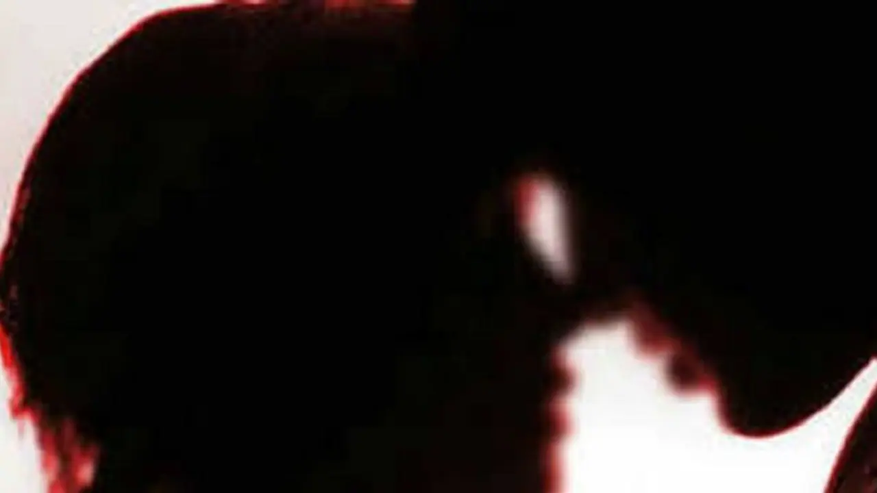 மனைவியுடன் கள்ளத் தொடர்பு ! அடிக்கடி உல்லாசம் ! நண்பரை போட்டுத் தள்ளிய கணவன் !! மனைவியுடன் கள்ளத் தொடர்பு ! அடிக்கடி உல்லாசம் ! நண்பரை போட்டுத் தள்ளிய கணவன் !!