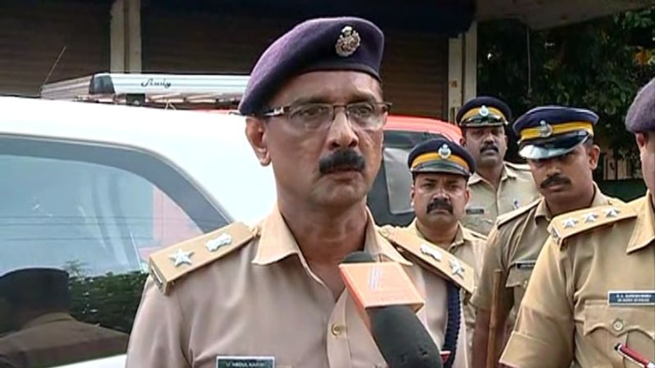 കേരള പൊലീസിലെ എട്ട് ഉദ്യോഗസ്ഥർ കേന്ദ്ര അഭ്യന്തരമന്ത്രിയുടെ പൊലീസ് മെഡലിനർഹരായി കേരള പൊലീസിലെ എട്ട് ഉദ്യോഗസ്ഥർ കേന്ദ്ര അഭ്യന്തരമന്ത്രിയുടെ പൊലീസ് മെഡലിനർഹരായി