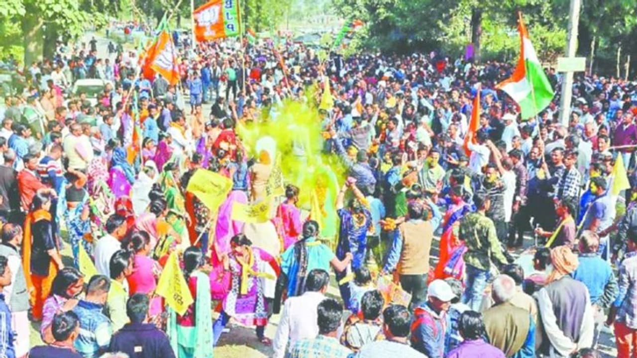 उपचुनाव नतीजे: 51 सीटों में से 17 पर भाजपा, 12 पर कांग्रेस की जीत, इस राज्य में AIMIM का पहली बार खुला खाता उपचुनाव नतीजे: 51 सीटों में से 17 पर भाजपा, 12 पर कांग्रेस की जीत, इस राज्य में AIMIM का पहली बार खुला खाता