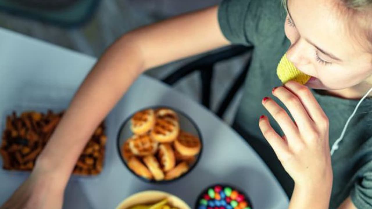 അമിതമായി ഭക്ഷണം കഴിക്കുന്നതില് ആശങ്കയോ? ഇക്കാര്യങ്ങള് ചെയ്തുനോക്കൂ... അമിതമായി ഭക്ഷണം കഴിക്കുന്നതില് ആശങ്കയോ? ഇക്കാര്യങ്ങള് ചെയ്തുനോക്കൂ...