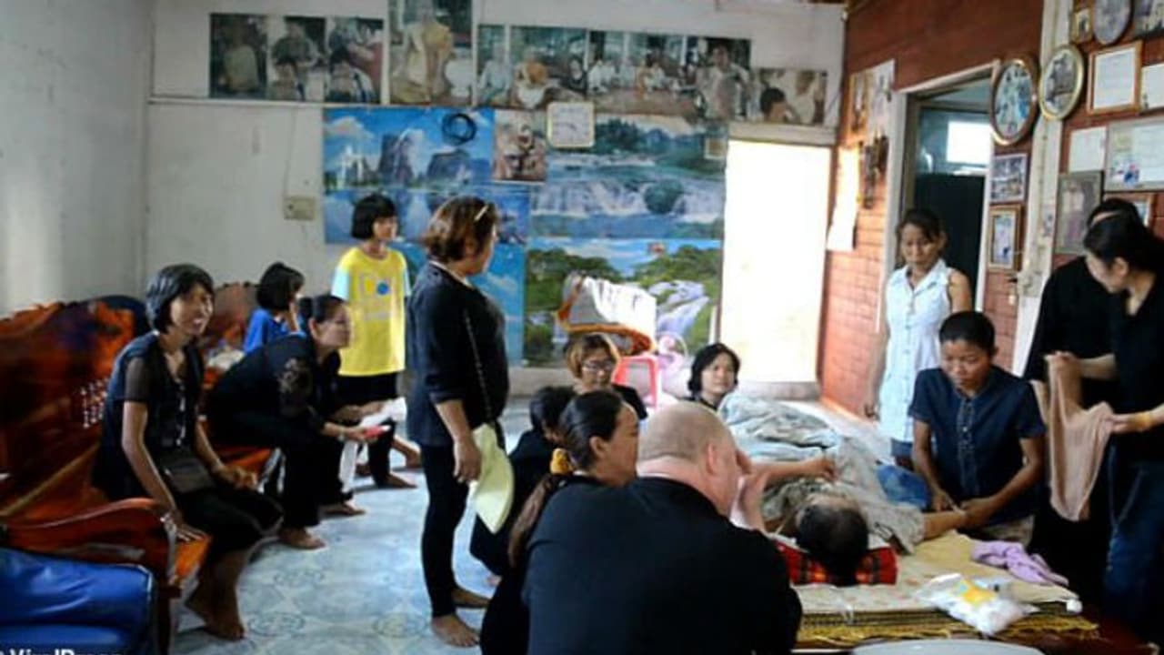 സംസ്‌കരിക്കുന്നതിന് തൊട്ടുമുമ്പ് കണ്‍പോളകള്‍ ഇളകി; തിരിച്ച് ജീവിതത്തിലേക്ക്