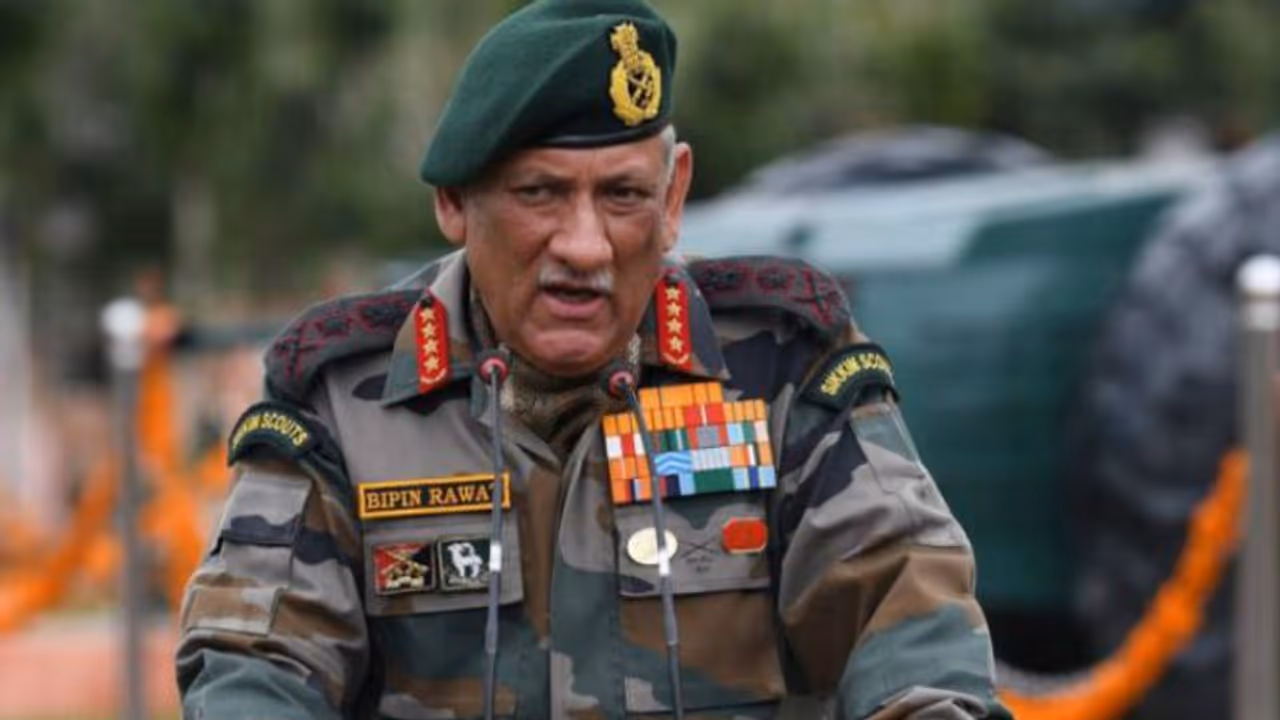 നിയന്ത്രണ രേഖയില് സാഹചര്യം ഏതുസമയവും മോശമാകാം, സൈന്യം സജ്ജം: കരസേനാ മേധാവി നിയന്ത്രണ രേഖയില് സാഹചര്യം ഏതുസമയവും മോശമാകാം, സൈന്യം സജ്ജം: കരസേനാ മേധാവി