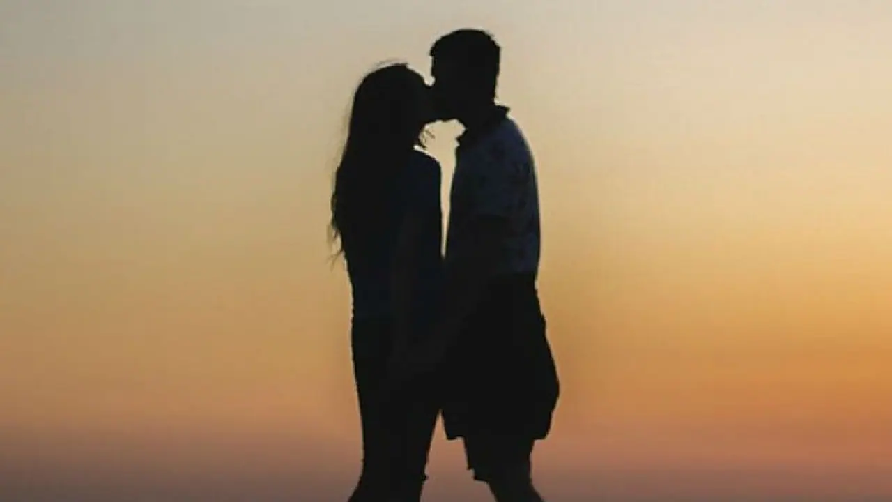 शादीशुदा भांजे के साथ मामी का था अवैध संबंध, जब खुला राज तो 2 बच्चों की मां ने ऐसे दी सजा शादीशुदा भांजे के साथ मामी का था अवैध संबंध, जब खुला राज तो 2 बच्चों की मां ने ऐसे दी सजा