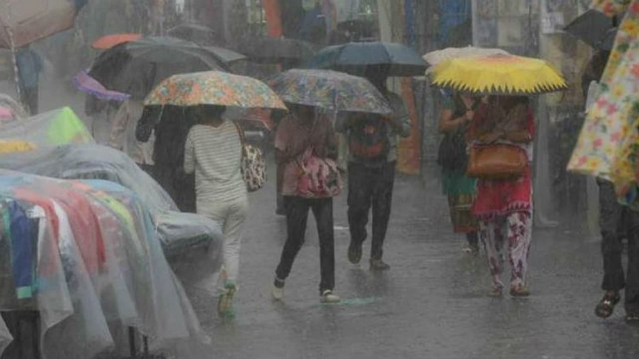 தீபாவளியன்னைக்கு இந்த 4 மாவட்டங்களில் கண்டிப்பா மழை பெய்யுமாம் ! எந்தெந்த மாவட்டங்களில் தெரியுமா ? தீபாவளியன்னைக்கு இந்த 4 மாவட்டங்களில் கண்டிப்பா மழை பெய்யுமாம் ! எந்தெந்த மாவட்டங்களில் தெரியுமா ?