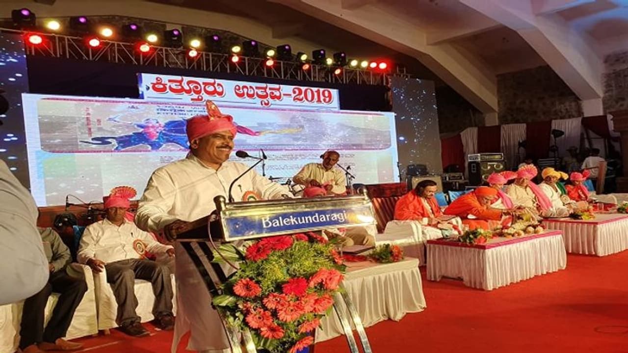 ಕಿತ್ತೂರು ಕರ್ನಾಟಕಕ್ಕಾಗಿ ಸಿಎಂ ಯಡಿಯೂರಪ್ಪ ಜತೆ ಚರ್ಚೆ: ಕೇಂದ್ರ ಸಚಿವ ಅಂಗಡಿ ಕಿತ್ತೂರು ಕರ್ನಾಟಕಕ್ಕಾಗಿ ಸಿಎಂ ಯಡಿಯೂರಪ್ಪ ಜತೆ ಚರ್ಚೆ: ಕೇಂದ್ರ ಸಚಿವ ಅಂಗಡಿ