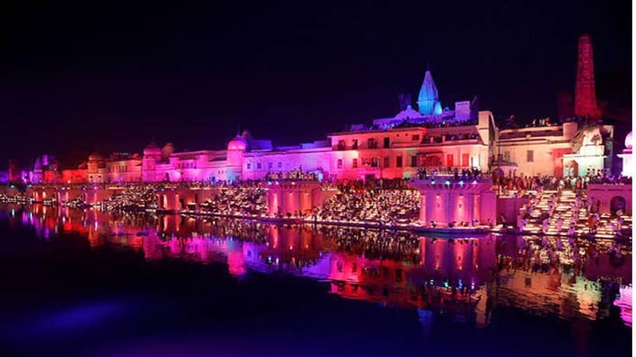 इस बार अयोध्या दीपोत्सव में ये पांच चीजें होंगी नई,दीयों से बनेगा रामदरबार इस बार अयोध्या दीपोत्सव में ये पांच चीजें होंगी नई,दीयों से बनेगा रामदरबार