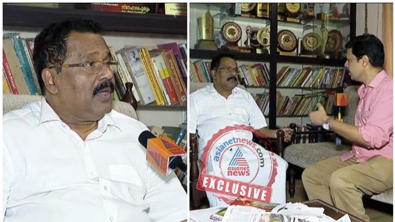 'ചെറുപ്പക്കാർ നേതൃത്വത്തിലേക്ക് വരട്ടെ', നിലപാട് വ്യക്തമാക്കി ശ്രീധരൻ പിള്ള, സുരേന്ദ്രന് മുൻതൂക്കം