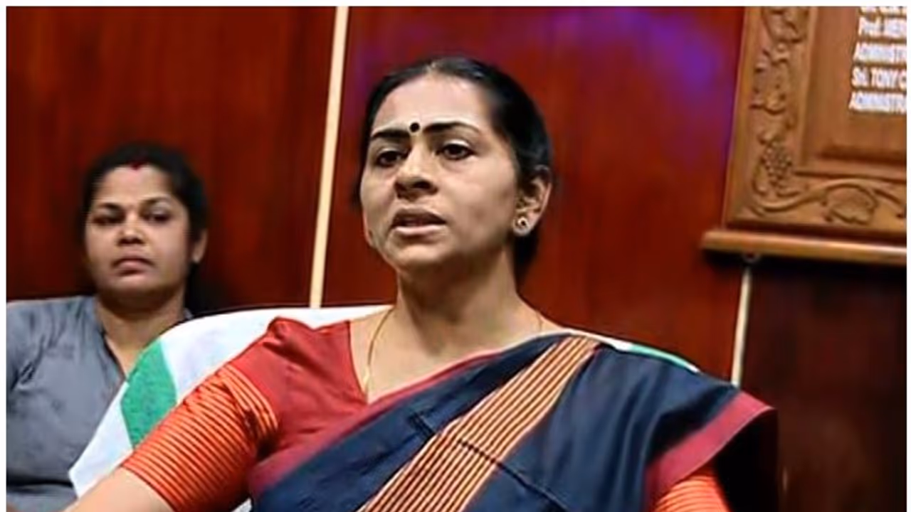 വെള്ളക്കെട്ട്: ഓപ്പറേഷന് അനന്ത മോഡല് പദ്ധതി കൊച്ചിയിലും, 150 ദിവസത്തിനുള്ളില് നടപ്പാക്കുമെന്ന് മേയര് വെള്ളക്കെട്ട്: ഓപ്പറേഷന് അനന്ത മോഡല് പദ്ധതി കൊച്ചിയിലും, 150 ദിവസത്തിനുള്ളില് നടപ്പാക്കുമെന്ന് മേയര്