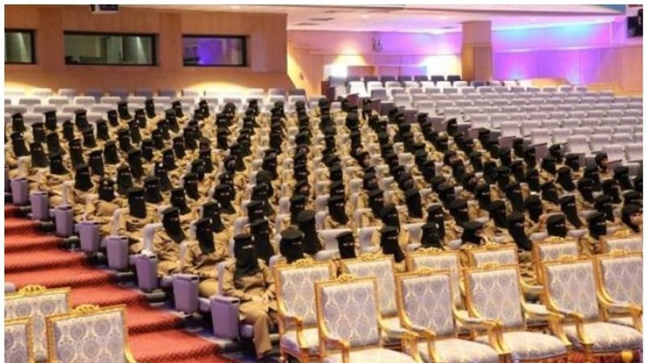 സൗദി സുരക്ഷാ സേനകളിലേക്ക് കൂടുതല് സ്ത്രീകള് സൗദി സുരക്ഷാ സേനകളിലേക്ക് കൂടുതല് സ്ത്രീകള്