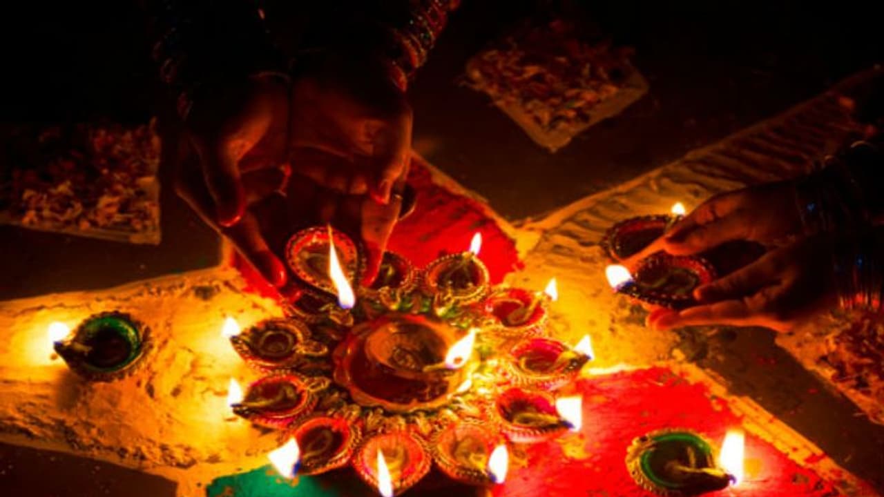 কয়েকটি সহজ উপায়ে সাজিয়ে ফেলুন আপনার বাড়ির অন্দরসজ্জা, রইল তার টিপস