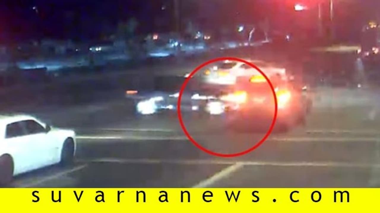 ಚಮತ್ಕಾರ: ಮೂವರ ಪ್ರಾಣ ಕಾಪಾಡಿದ ಭಯಾನಕ ರಸ್ತೆ ಅಪಘಾತ! ಚಮತ್ಕಾರ: ಮೂವರ ಪ್ರಾಣ ಕಾಪಾಡಿದ ಭಯಾನಕ ರಸ್ತೆ ಅಪಘಾತ!