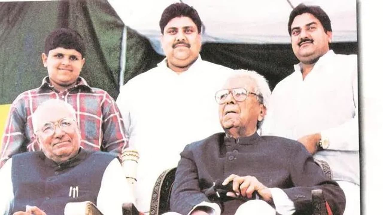 ताऊ की जयंती पर एक मंच पर दिखेंगे देश के दिग्गज नेता, तीसरा मोर्चा बनाने का प्रयास ताऊ की जयंती पर एक मंच पर दिखेंगे देश के दिग्गज नेता, तीसरा मोर्चा बनाने का प्रयास