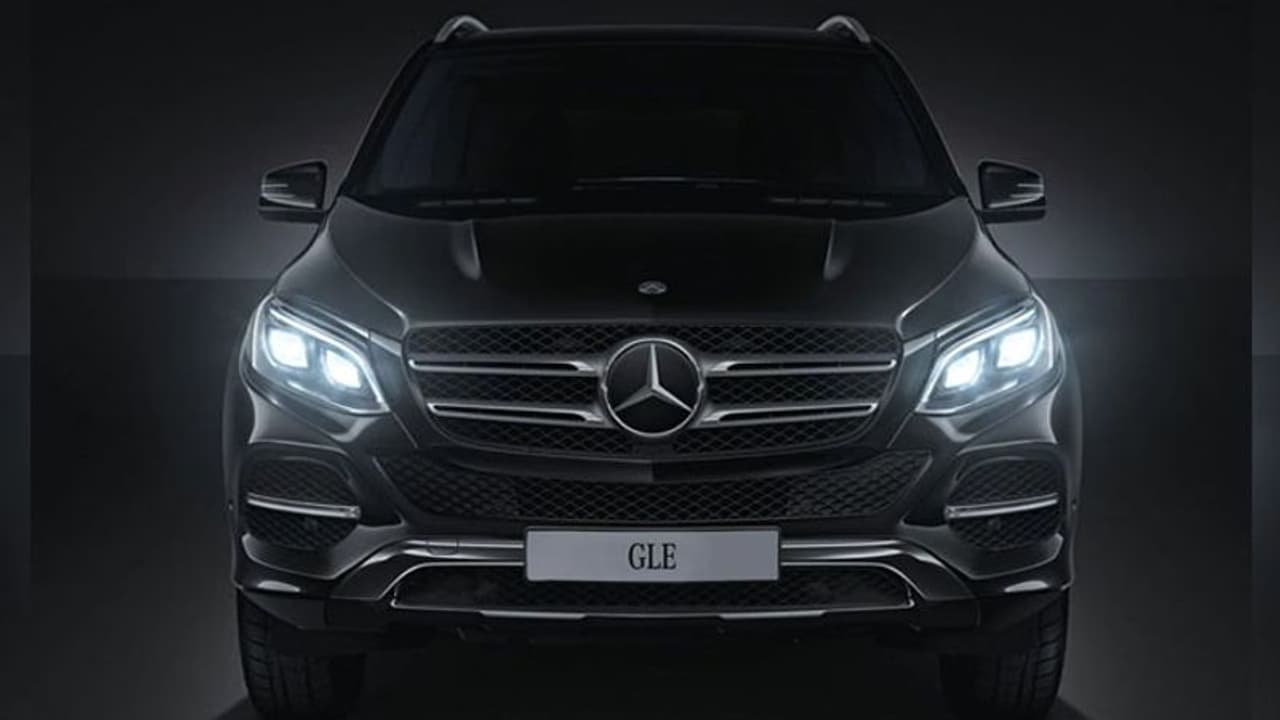 ദീപാവലിക്ക് മുമ്പ് ഒരൊറ്റ ദിവസം 600 കാറുകള് ഉപയോക്താക്കള്ക്ക് കൈമാറി മെഴ്സിഡസ് ദീപാവലിക്ക് മുമ്പ് ഒരൊറ്റ ദിവസം 600 കാറുകള് ഉപയോക്താക്കള്ക്ക് കൈമാറി മെഴ്സിഡസ്