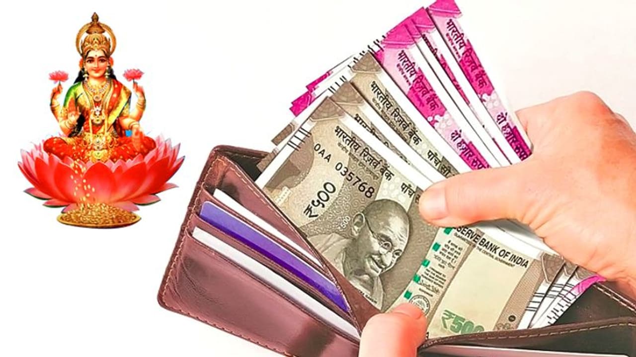 প্রতি বৃহস্পতিবার বাড়িতে এই নিয়ম পালন করলে, আর্থিক উন্নতি ঘটে সংসারের প্রতি বৃহস্পতিবার বাড়িতে এই নিয়ম পালন করলে, আর্থিক উন্নতি ঘটে সংসারের