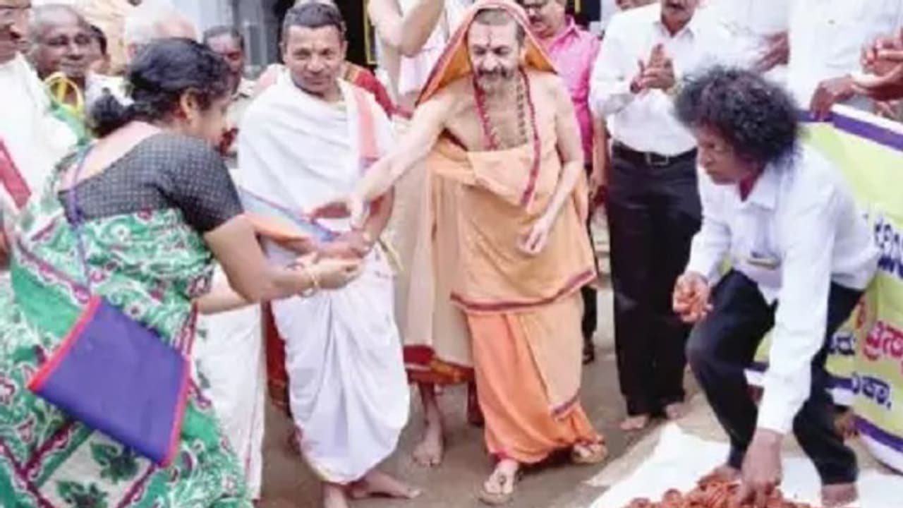 ಉಡುಪಿ: 5 ಸಾವಿರ ಹಣತೆಗಳ ಉಚಿತ ವಿತರಣೆ