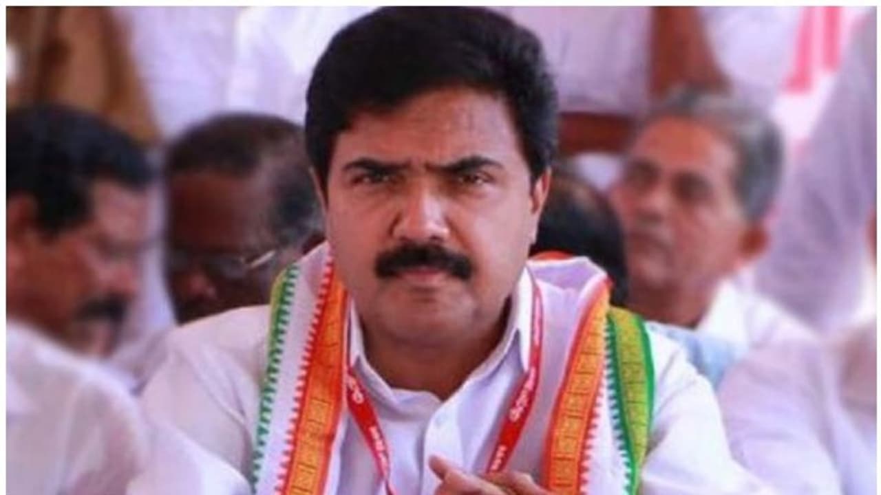 'മുന്നണി വിടുമോ എന്ന് ജോസഫിനോട് ചോദിക്കൂ'; അഭ്യൂഹം തള്ളി ജോസ് കെ മാണി 'മുന്നണി വിടുമോ എന്ന് ജോസഫിനോട് ചോദിക്കൂ'; അഭ്യൂഹം തള്ളി ജോസ് കെ മാണി