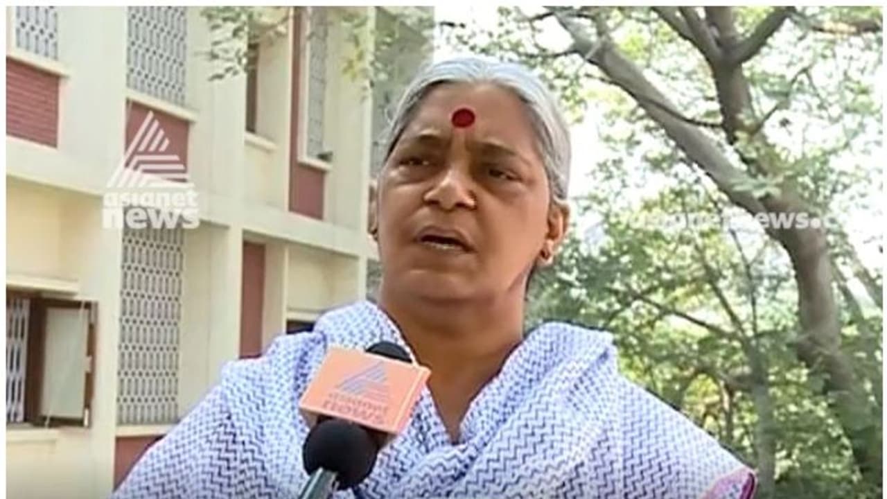 ഇടത് വനിതാ നേതാക്കൾക്കെതിരായ കെ.സുരേന്ദ്രന്‍റെ പരാമർശം;ക്രിമിനൽ കേസെടുക്കണമെന്ന് ആനി രാജ