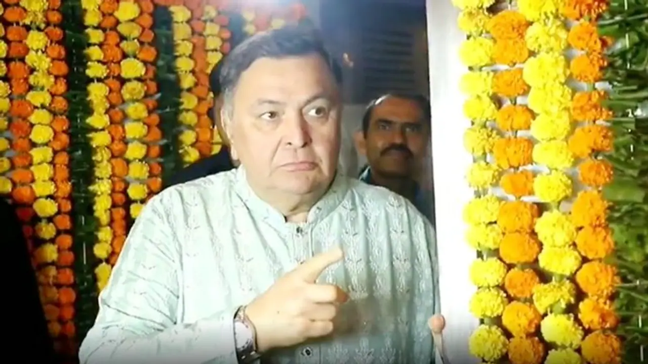 Shor mat machao, Rishi Kapoor tells media during Diwali celebrations Shor mat machao, Rishi Kapoor tells media during Diwali celebrations